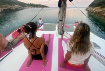 Catamaran Sailing to Dia island from Heraklion