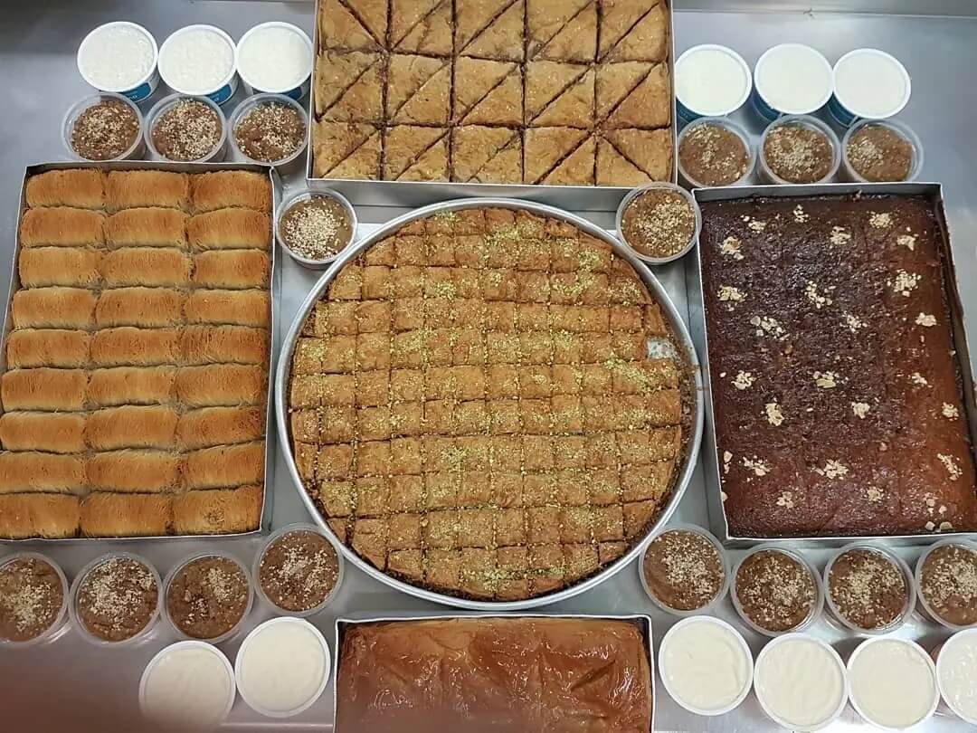 Η Στάνη – Παραδοσιακό Γαλακτοπωλείο / Ζαχαροπλαστείο