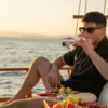 Sunset Cruise – Μια Ρομαντική Πλεύση στην Αθηναϊκή Ριβιέρα