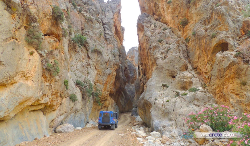 Jeep Road Trip – Gorge Crossing and Trypitis Beach Trail